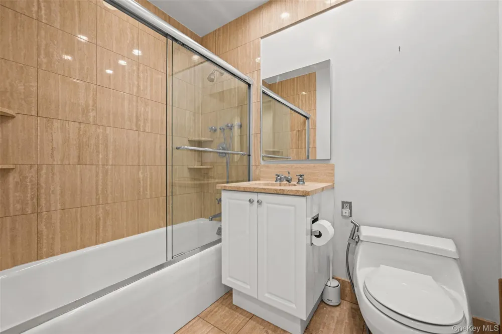 220 Riverside Boulevard #19L New York (Manhattan), NY 10069