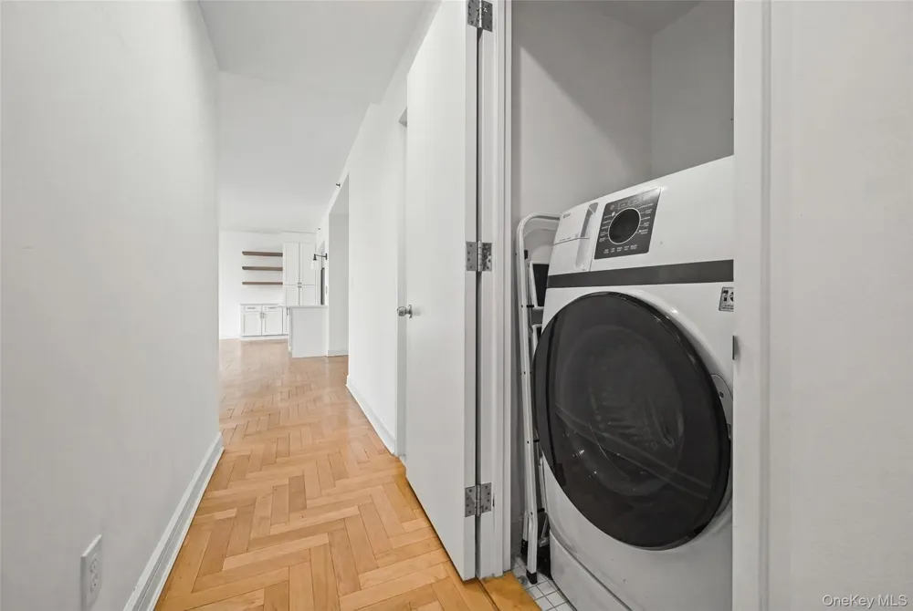 220 Riverside Boulevard #19L New York (Manhattan), NY 10069