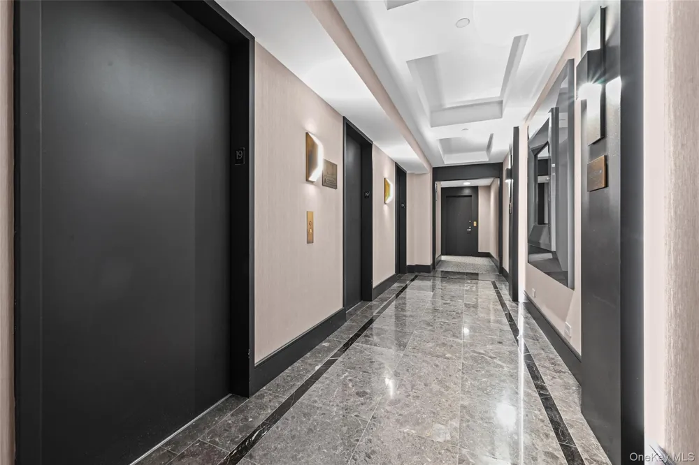 220 Riverside Boulevard #19L New York (Manhattan), NY 10069