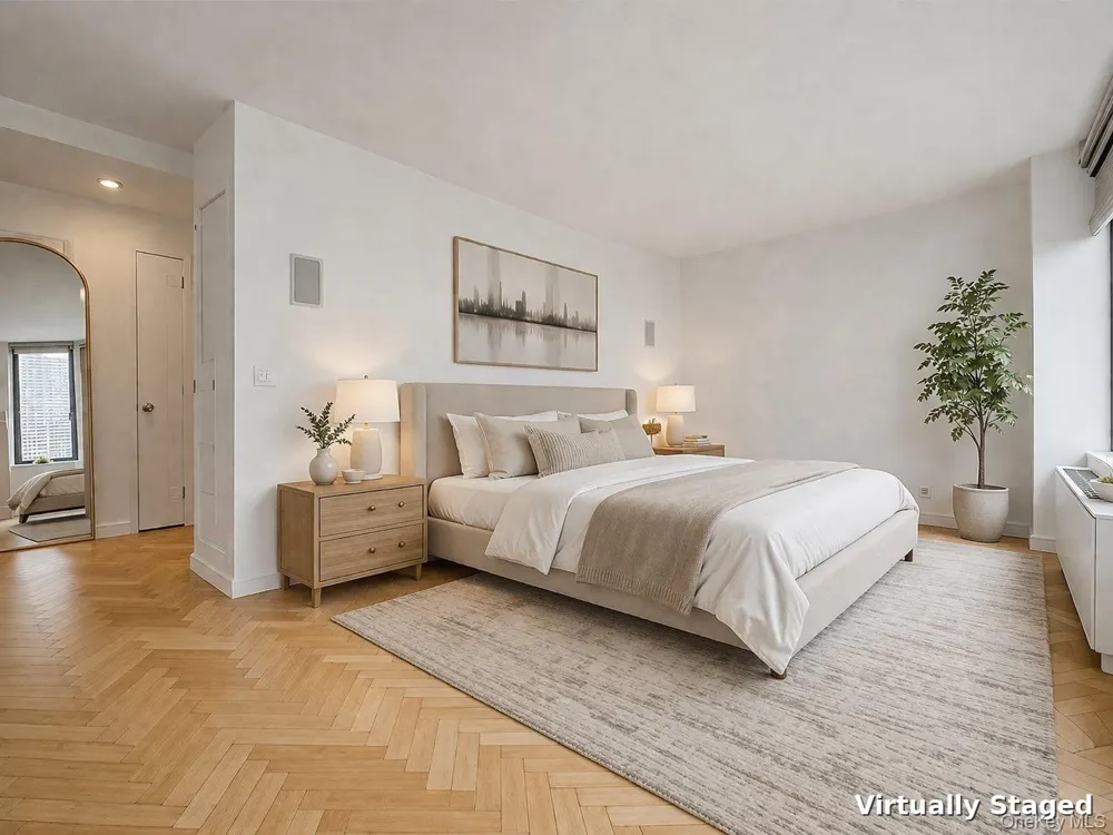 220 Riverside Boulevard #19L New York (Manhattan), NY 10069