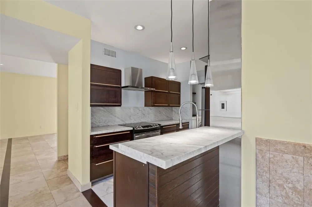 4001 Nasa Parkway #213 El Lago, TX 77586