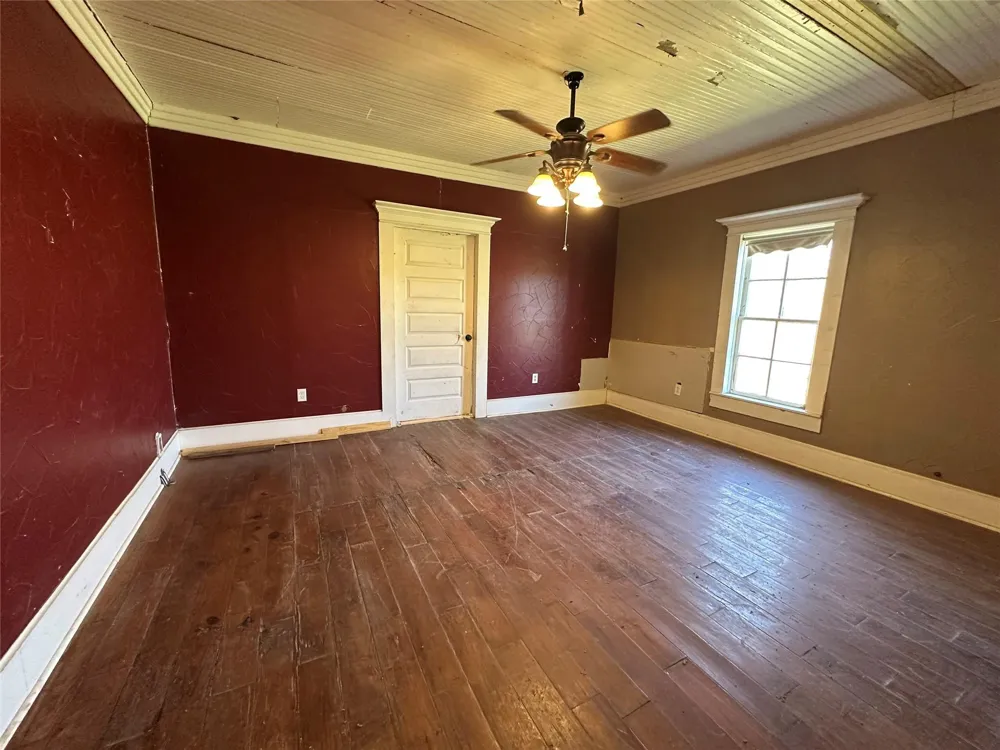 8773 I-45 S Centerville, TX 75833
