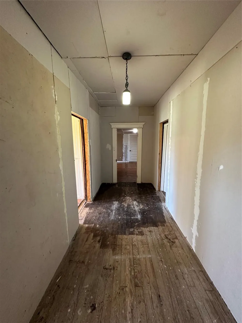 8773 I-45 S Centerville, TX 75833