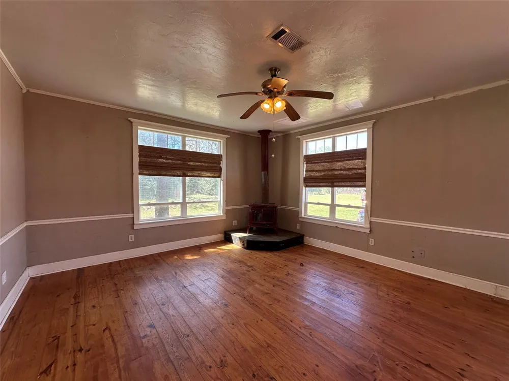 8773 I-45 S Centerville, TX 75833