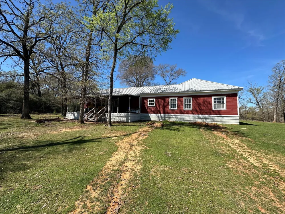 8773 I-45 S Centerville, TX 75833