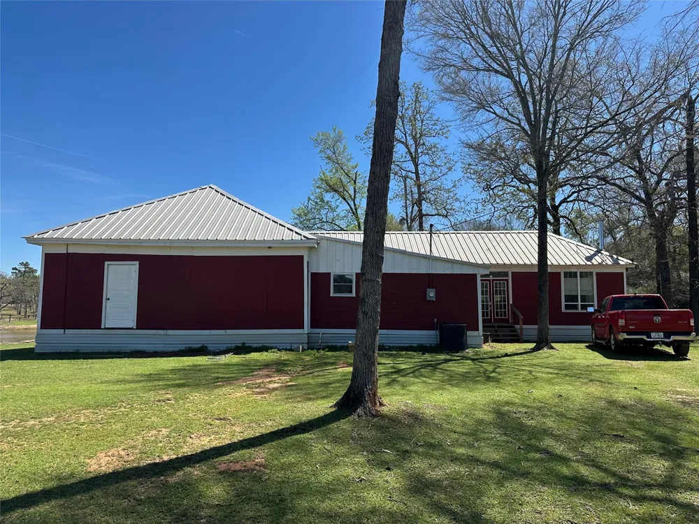 8773 I-45 S Centerville, TX 75833