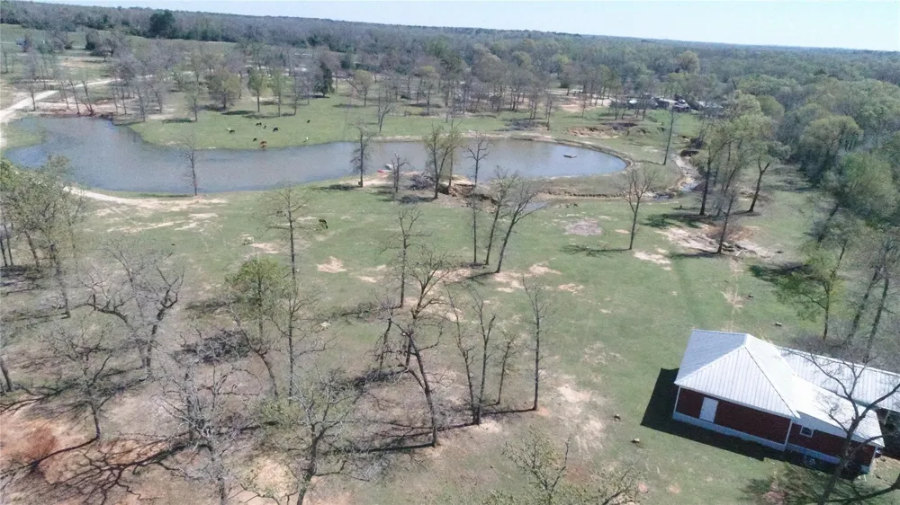 8773 I-45 S Centerville, TX 75833