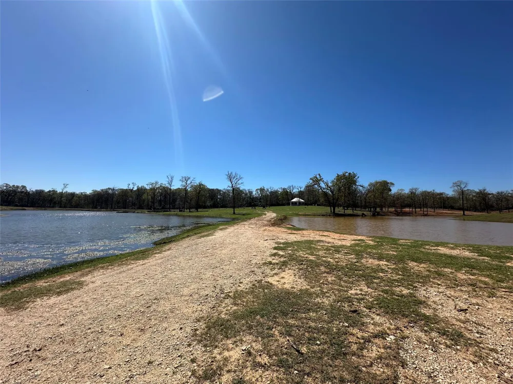8773 I-45 S Centerville, TX 75833