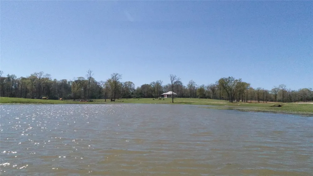 8773 I-45 S Centerville, TX 75833