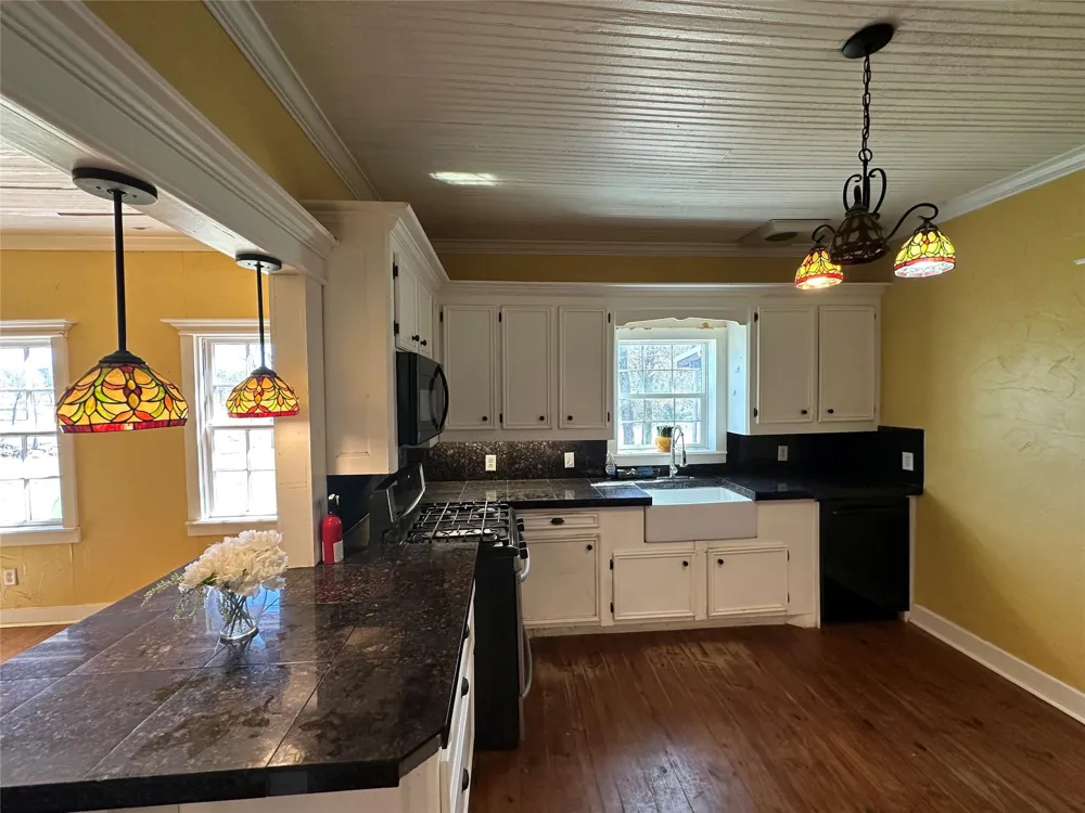 8773 I-45 S Centerville, TX 75833