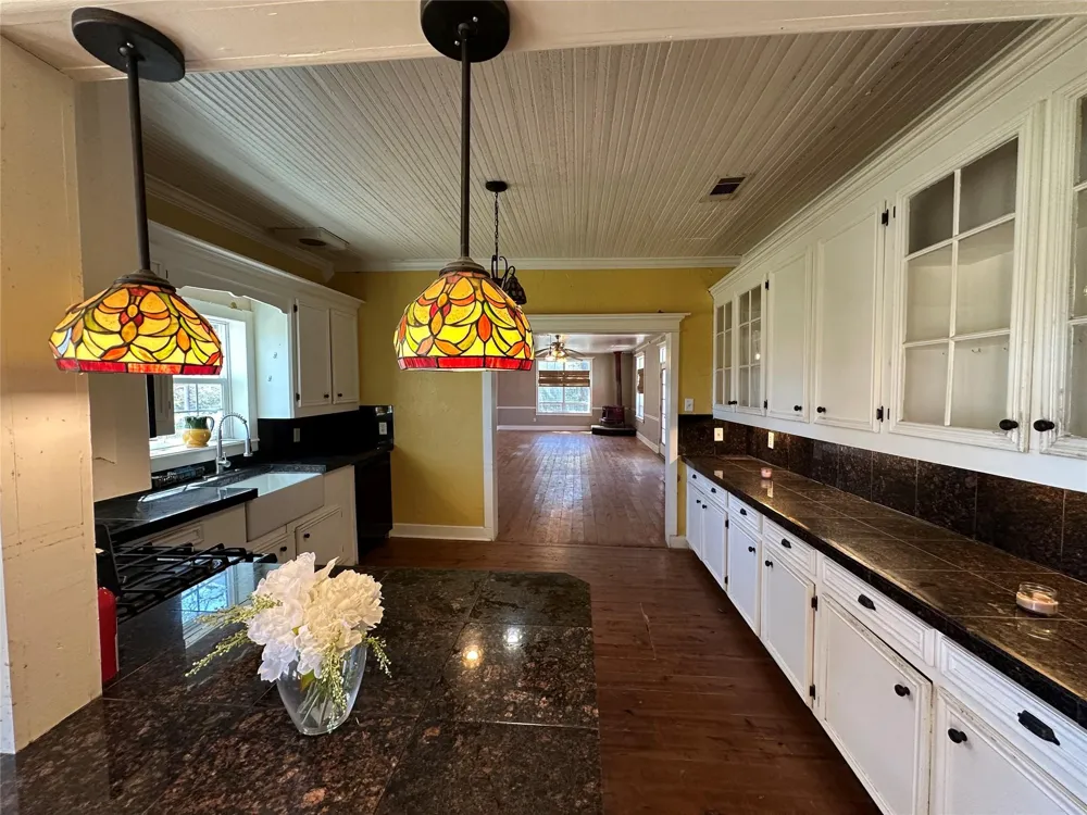 8773 I-45 S Centerville, TX 75833