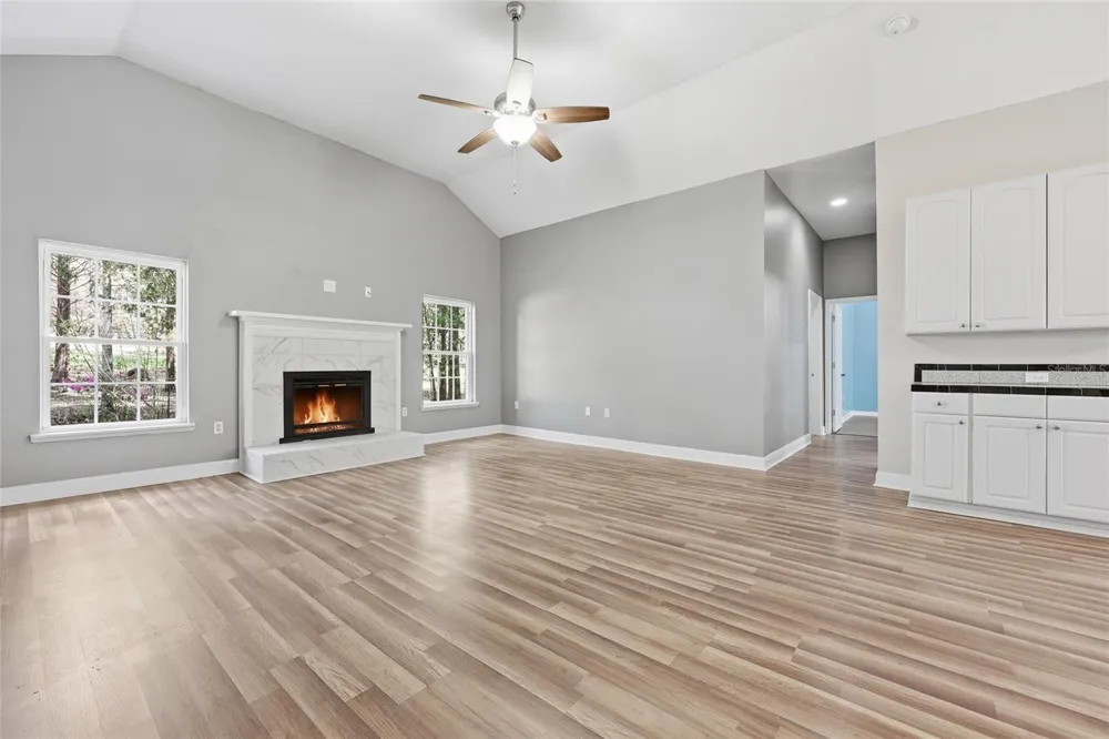 19513 NW 240TH LANE High Springs, FL 32643
