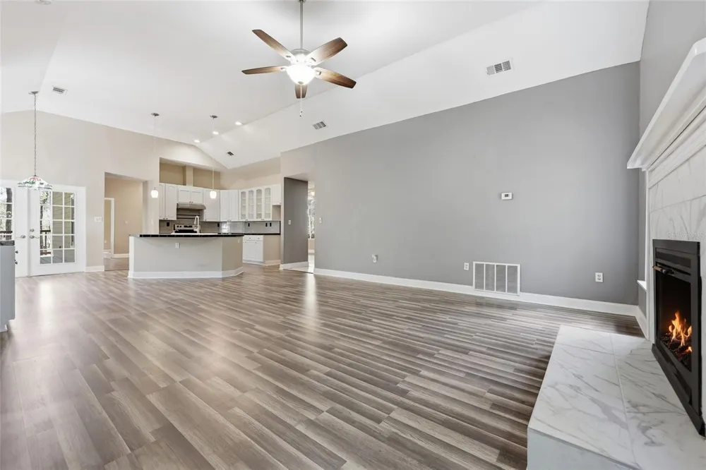 19513 NW 240TH LANE High Springs, FL 32643