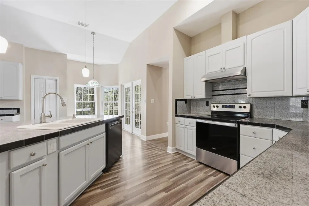 19513 NW 240TH LANE High Springs, FL 32643
