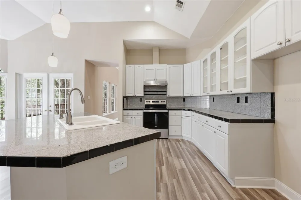 19513 NW 240TH LANE High Springs, FL 32643