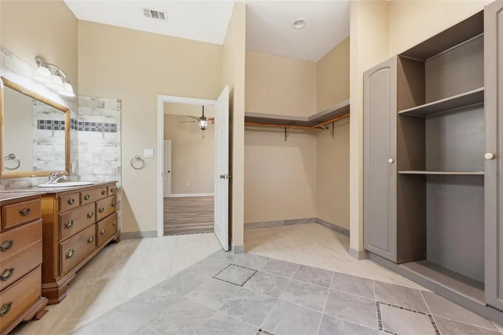 19513 NW 240TH LANE High Springs, FL 32643