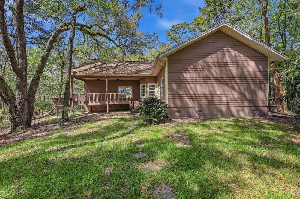 19513 NW 240TH LANE High Springs, FL 32643