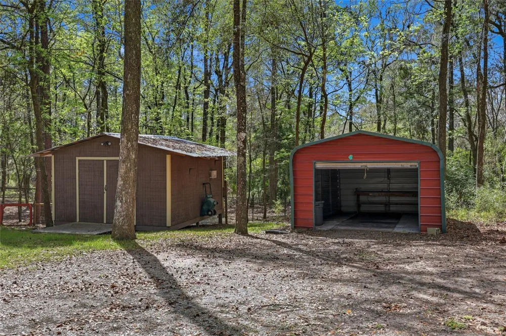 19513 NW 240TH LANE High Springs, FL 32643
