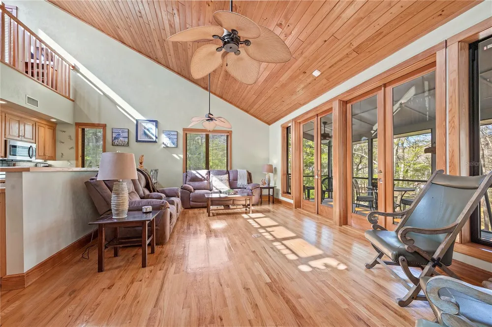 1376 RIVERSIDE AVENUE Fort White, FL 32038