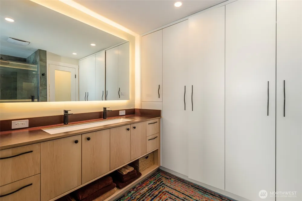 200 East St #D107 Friday Harbor, WA 98250