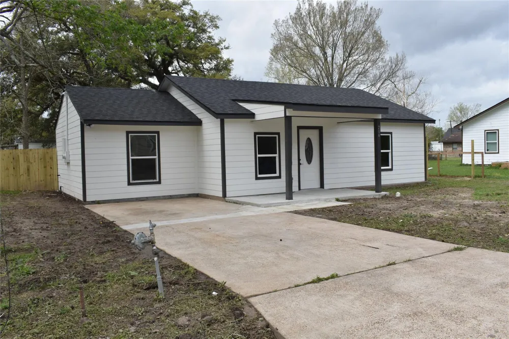 204 Texas Daisetta, TX 77533