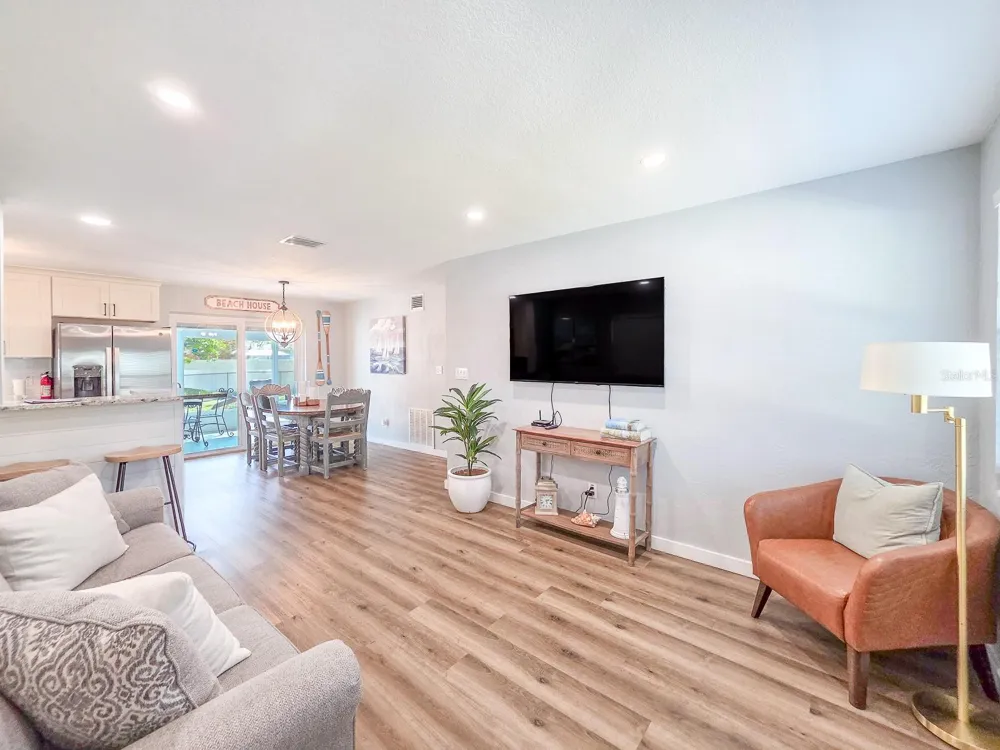 1807 GOLFVIEW BOULEVARD South Daytona, FL 32119