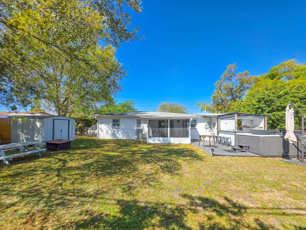 1807 GOLFVIEW BOULEVARD South Daytona, FL 32119