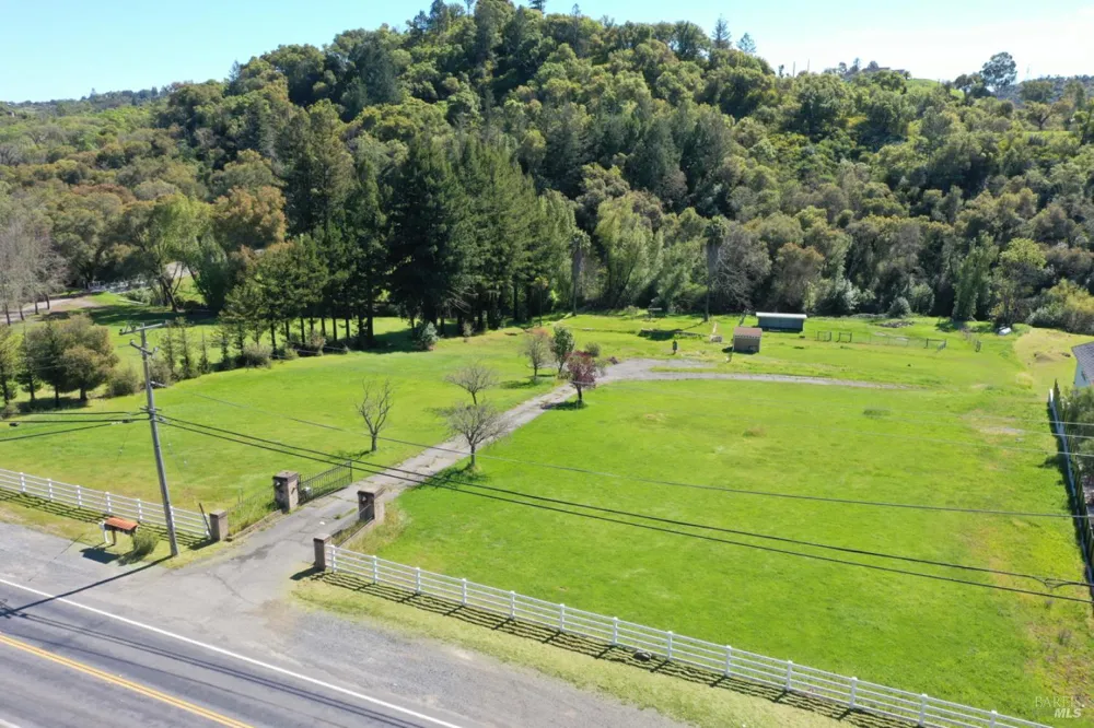 1360 NE Riebli Road Santa Rosa, CA 95404