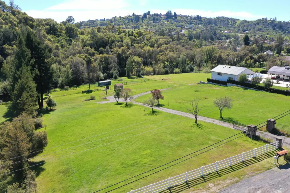1360 NE Riebli Road Santa Rosa, CA 95404