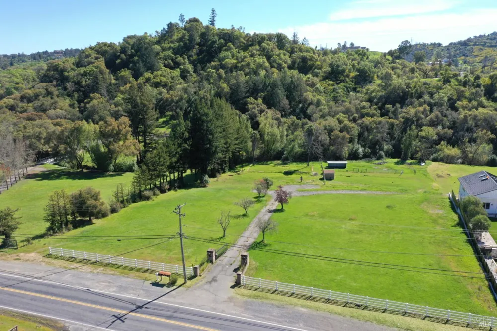 1360 NE Riebli Road Santa Rosa, CA 95404