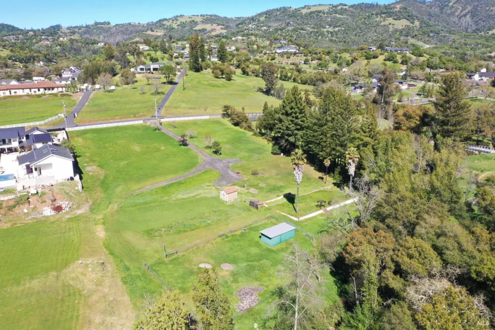 1360 NE Riebli Road Santa Rosa, CA 95404