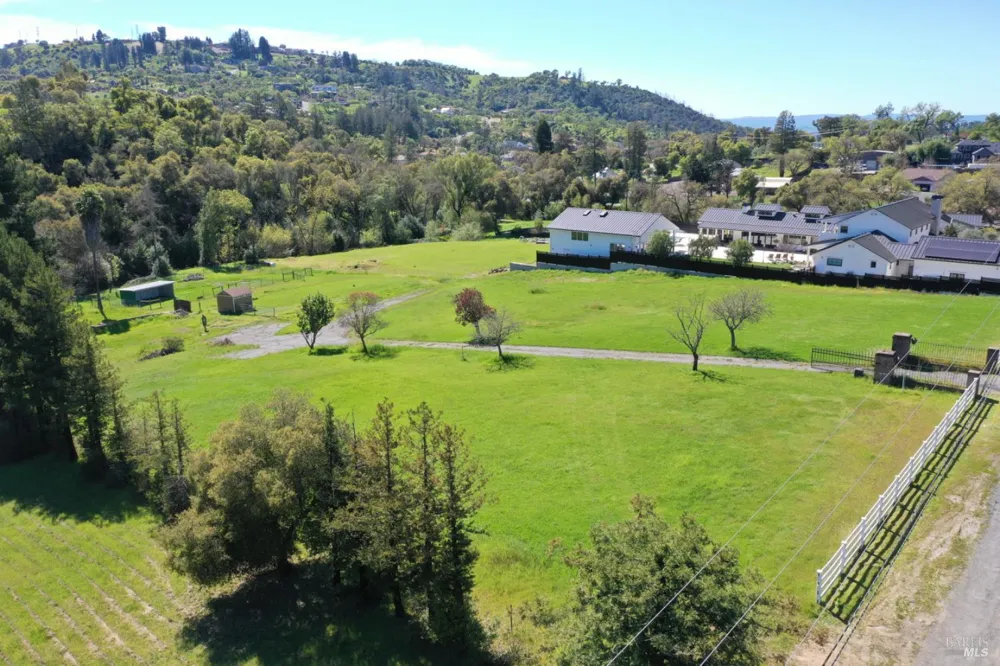1360 NE Riebli Road Santa Rosa, CA 95404