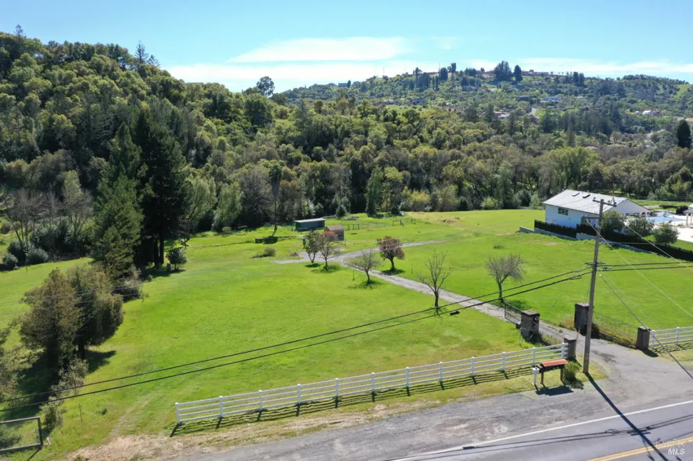 1360 NE Riebli Road Santa Rosa, CA 95404