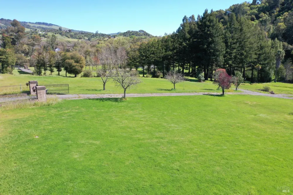 1360 NE Riebli Road Santa Rosa, CA 95404