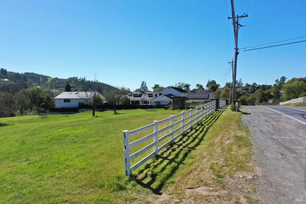 1360 NE Riebli Road Santa Rosa, CA 95404