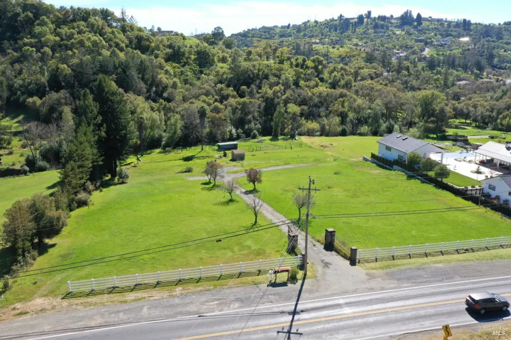1360 NE Riebli Road Santa Rosa, CA 95404