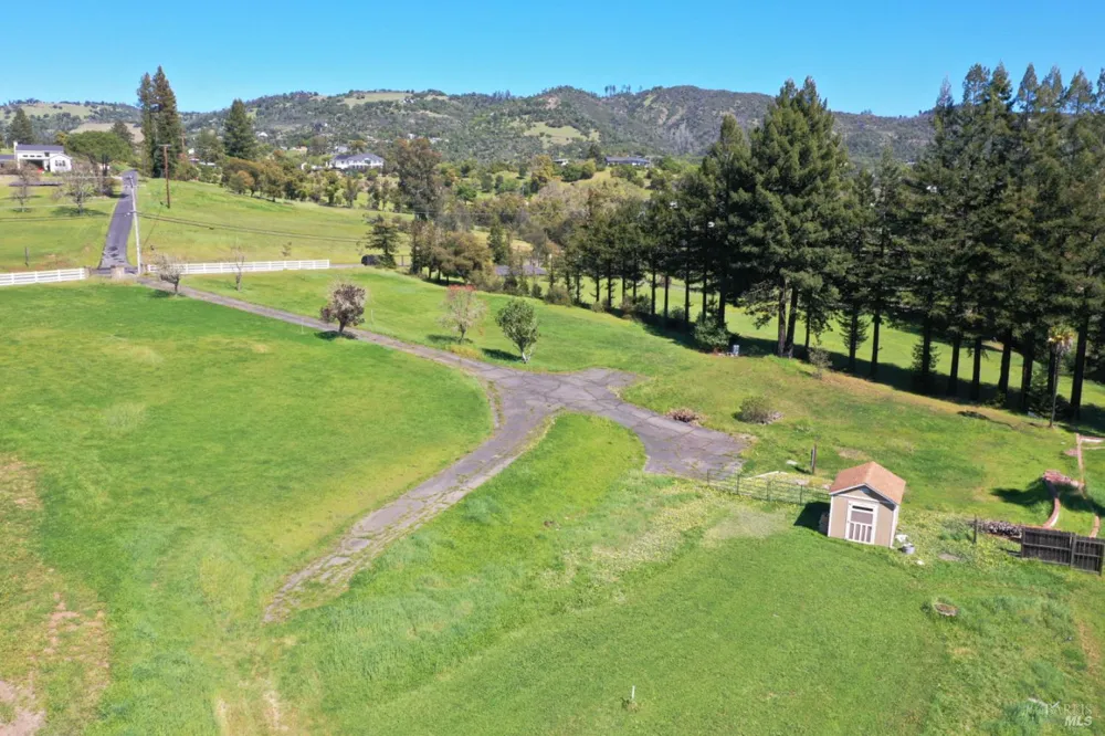 1360 NE Riebli Road Santa Rosa, CA 95404
