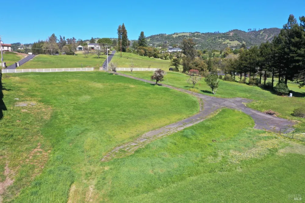 1360 NE Riebli Road Santa Rosa, CA 95404