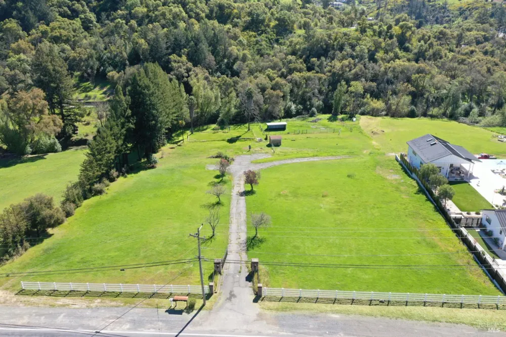 1360 NE Riebli Road Santa Rosa, CA 95404