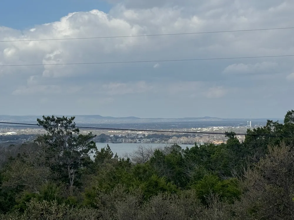33 Eagle Feather Kingsland, TX 78639