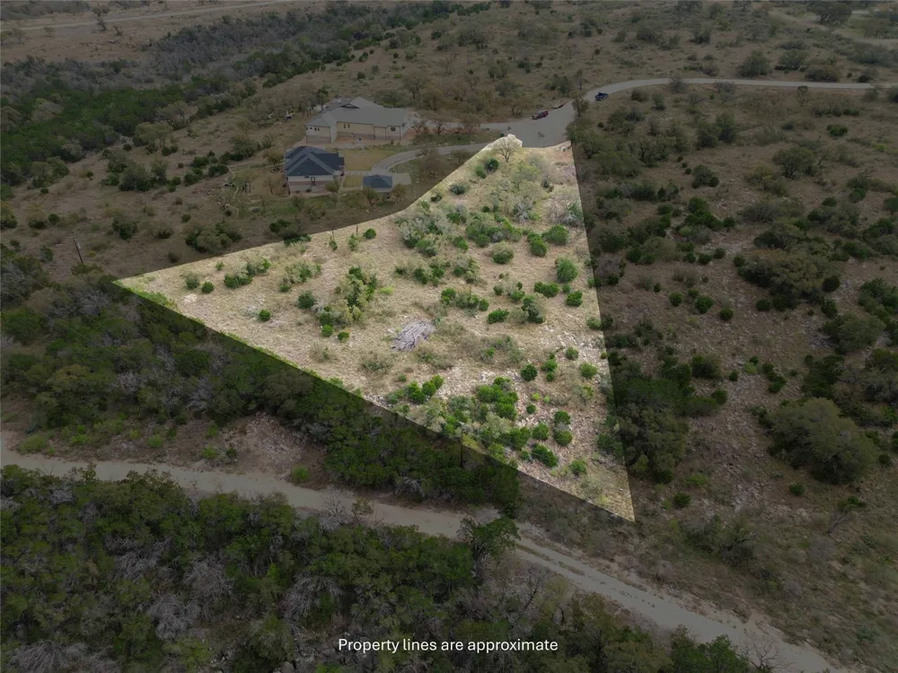 33 Eagle Feather Kingsland, TX 78639