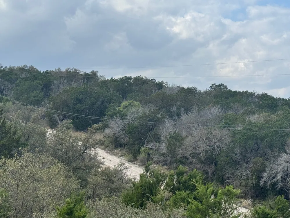 33 Eagle Feather Kingsland, TX 78639