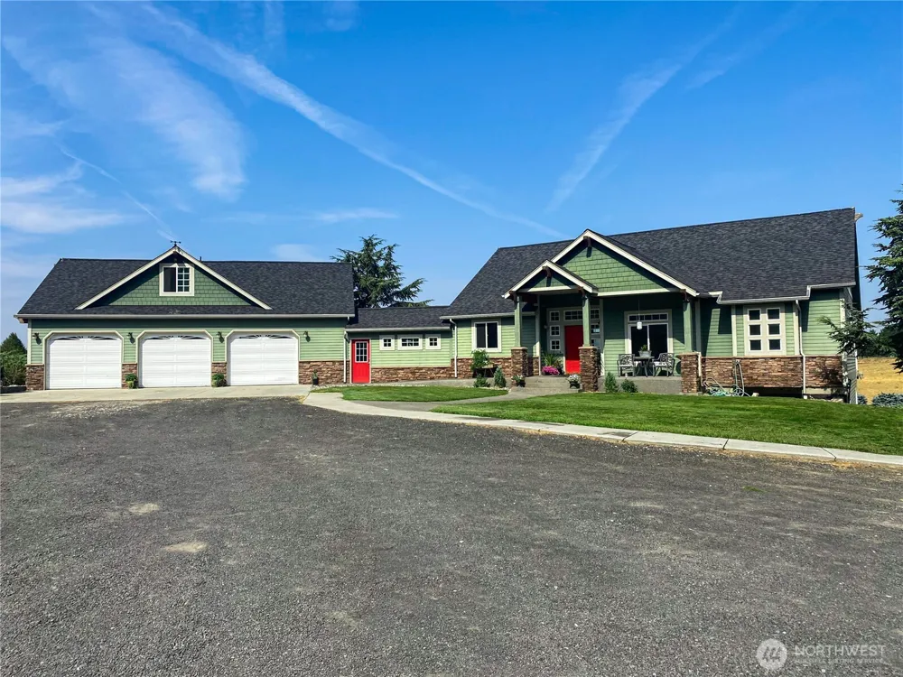 55776 Bay Area Drive Electric City, WA 99123