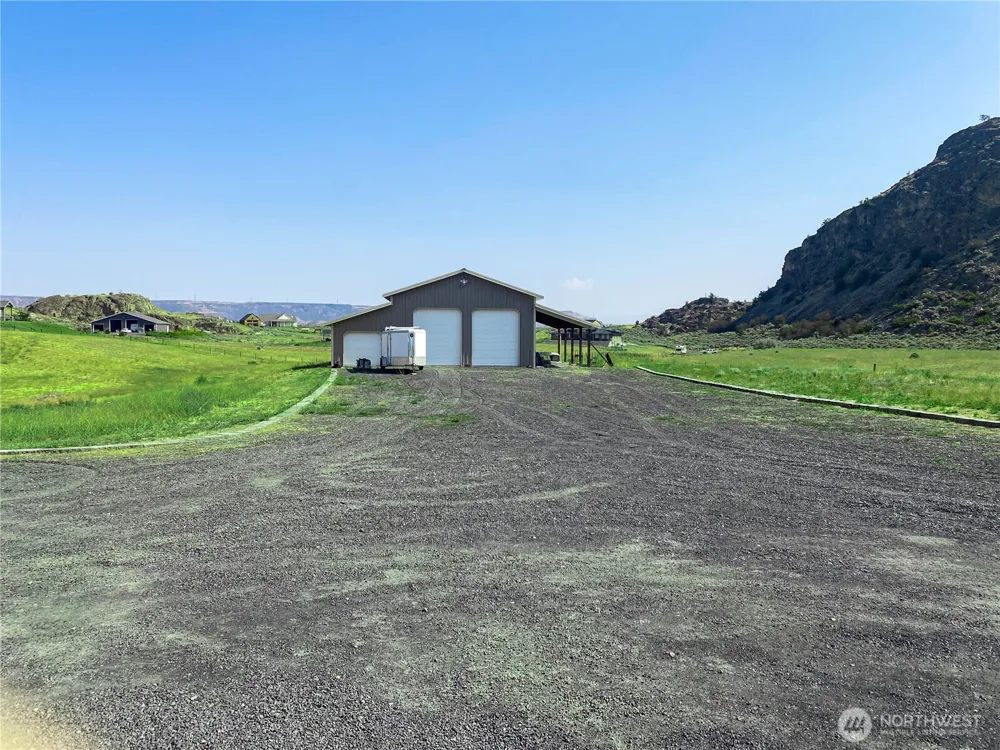 55776 Bay Area Drive Electric City, WA 99123