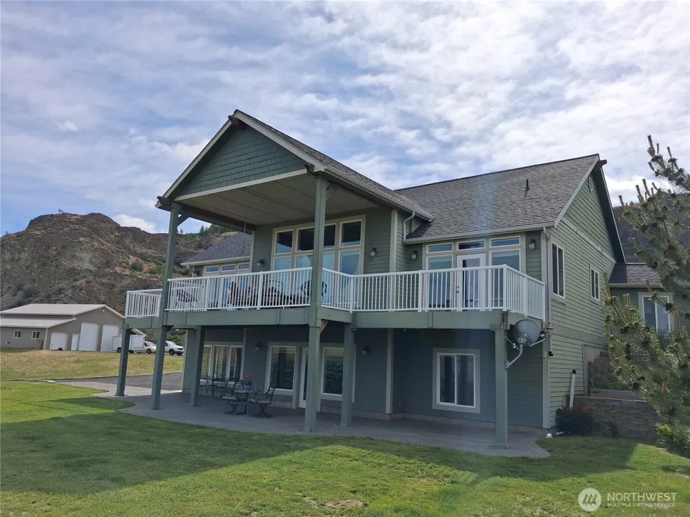 55776 Bay Area Drive Electric City, WA 99123