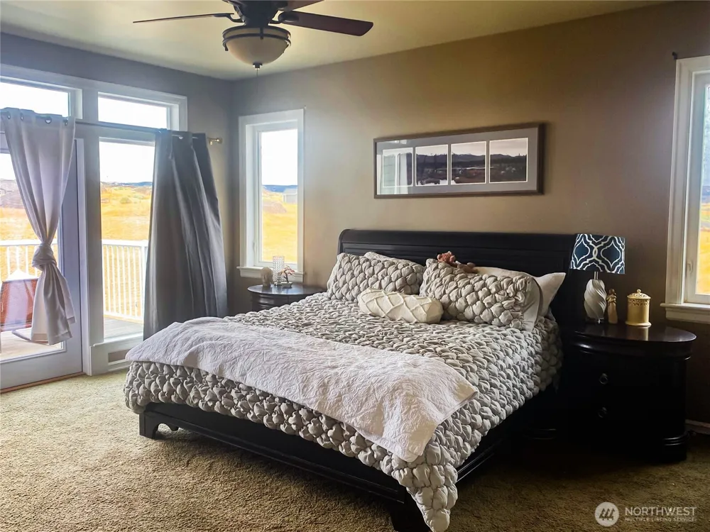 55776 Bay Area Drive Electric City, WA 99123