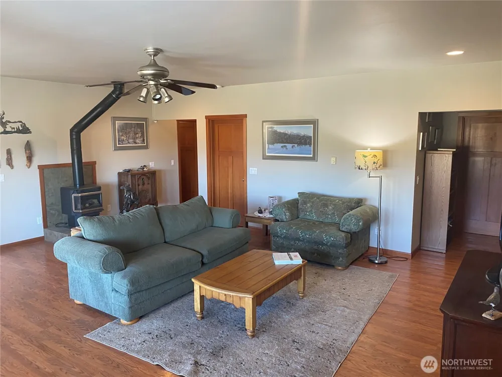 55776 Bay Area Drive Electric City, WA 99123