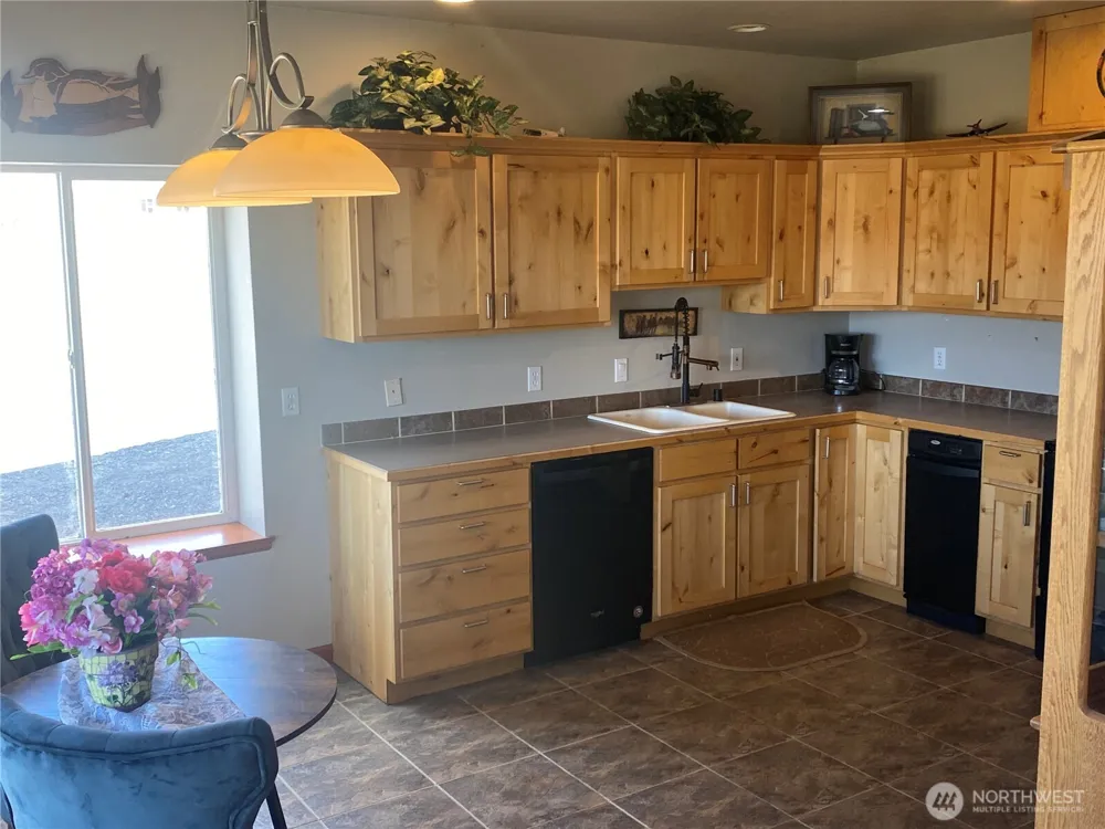 55776 Bay Area Drive Electric City, WA 99123
