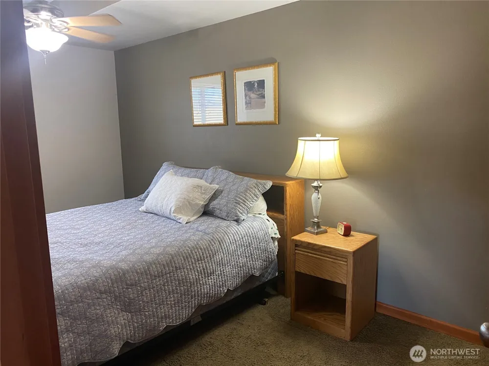 55776 Bay Area Drive Electric City, WA 99123