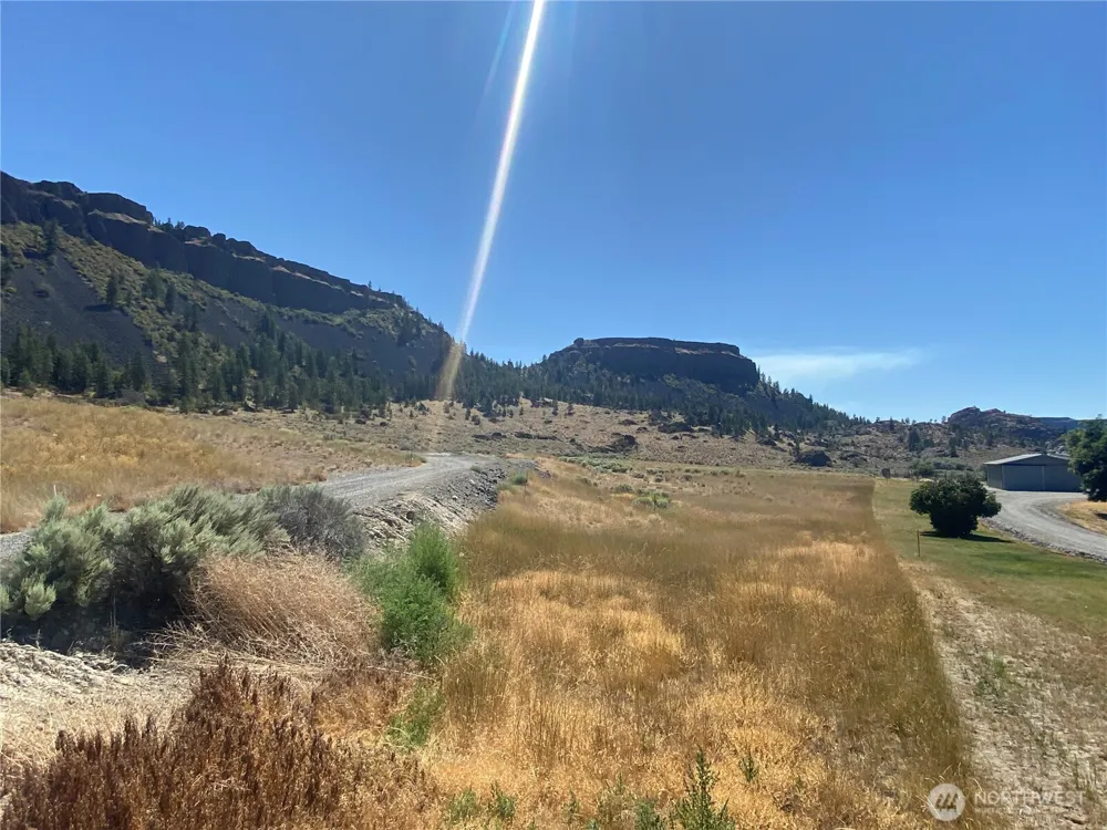 55776 Bay Area Drive Electric City, WA 99123